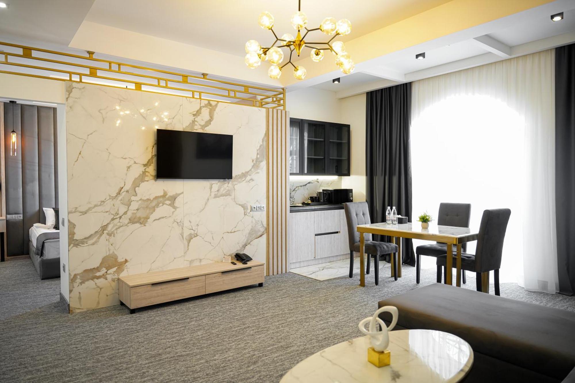 Dynasty Hotel & Spa Yerevan Exterior photo