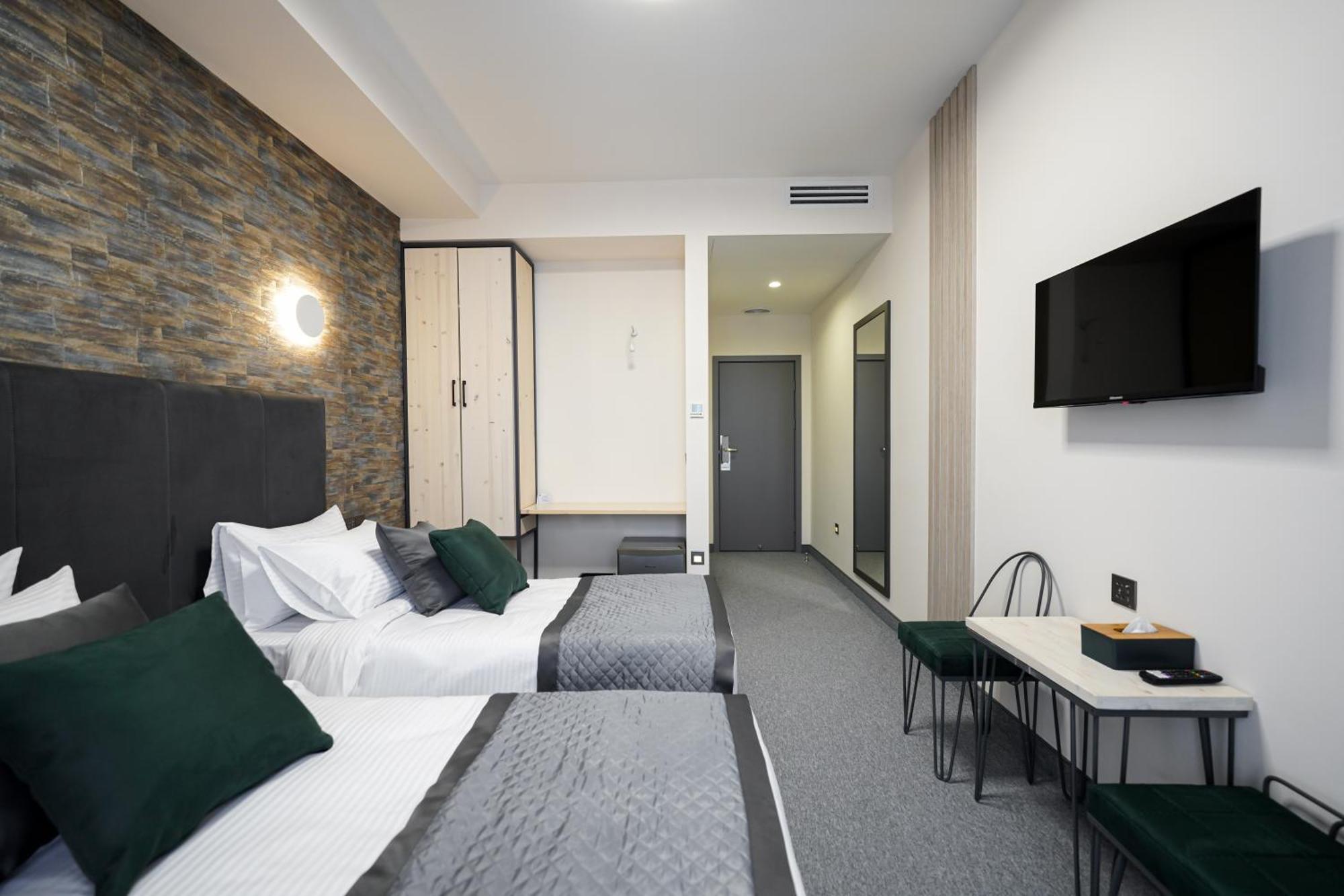 Dynasty Hotel & Spa Yerevan Exterior photo